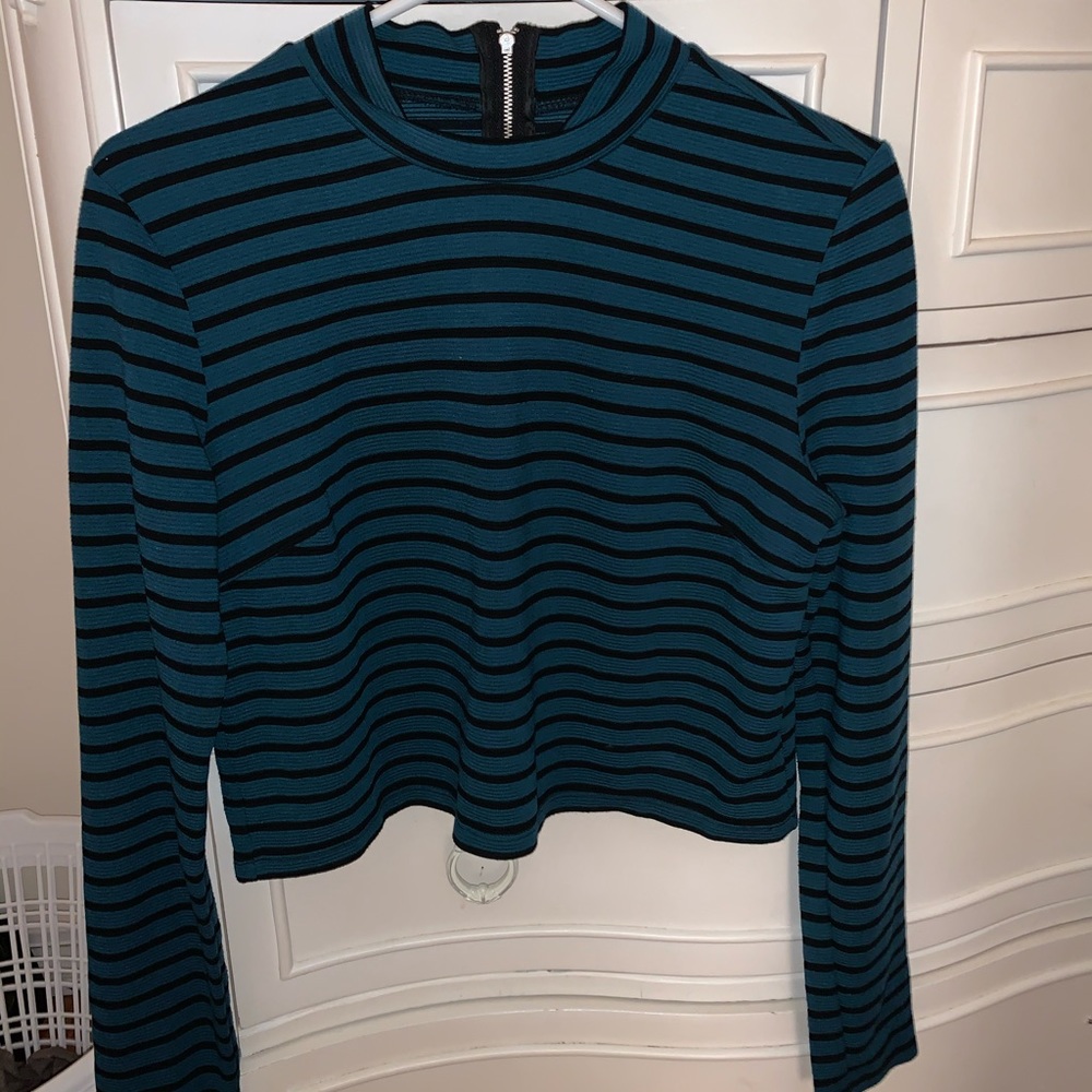 Striped crop top long sleeve